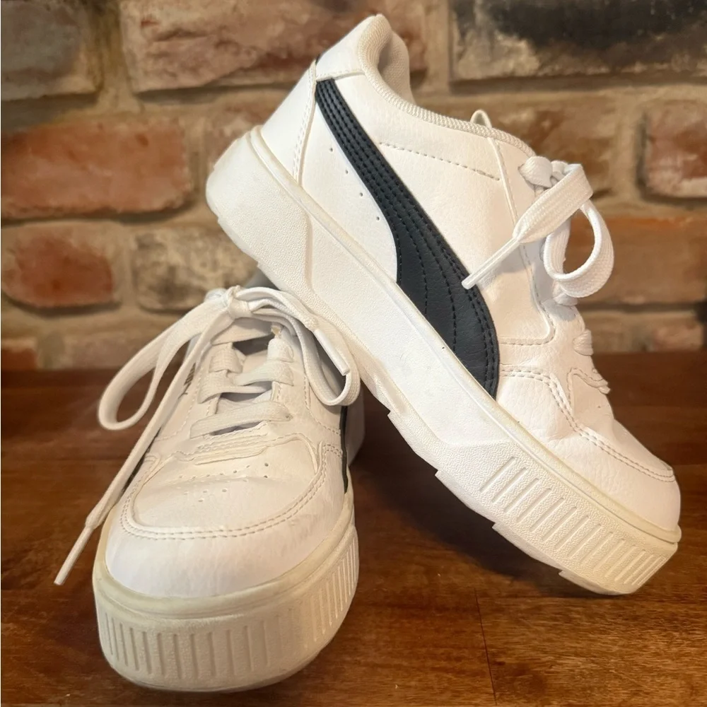 Puma Classic White Sneakers with Black Accent - Picture 1 of 6